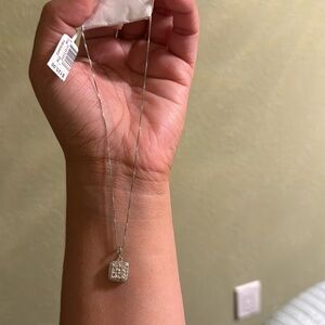 Sterling silver pendant with white sapphire 18 inch chain